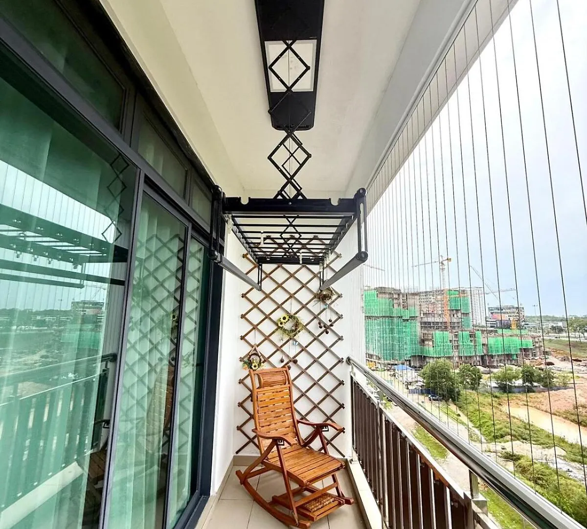 Family & Business Welcome 1-7Pax At D Secret Garden-Johor Bahru Town-Mid Valley-Paradigm Mall-Utm-Dato Onn